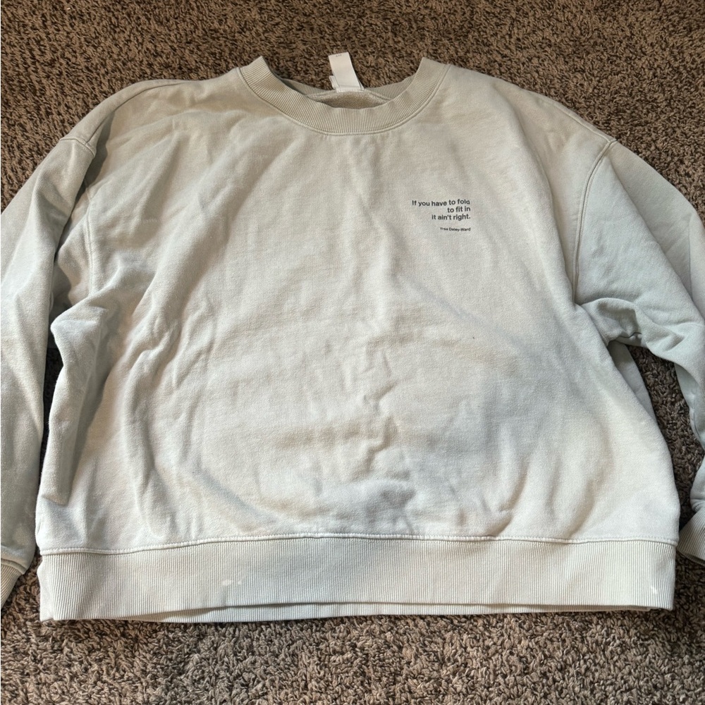 Size M Crewneck